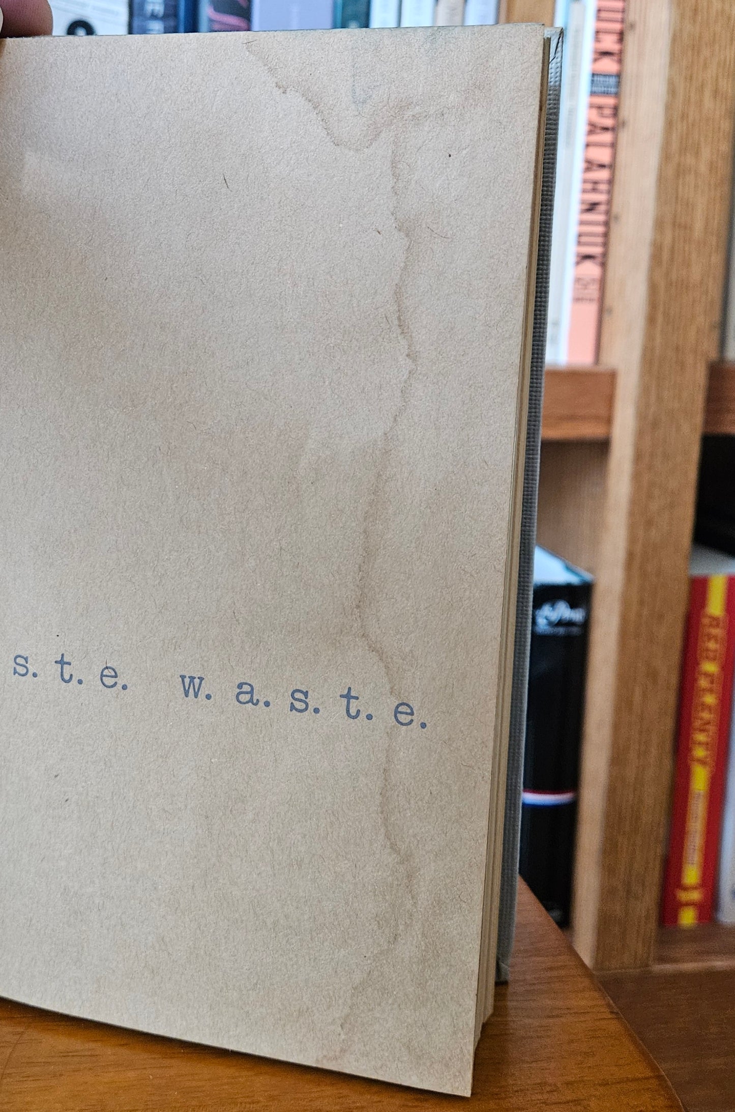 Thomas Pynchon - The Crying of Lot 49